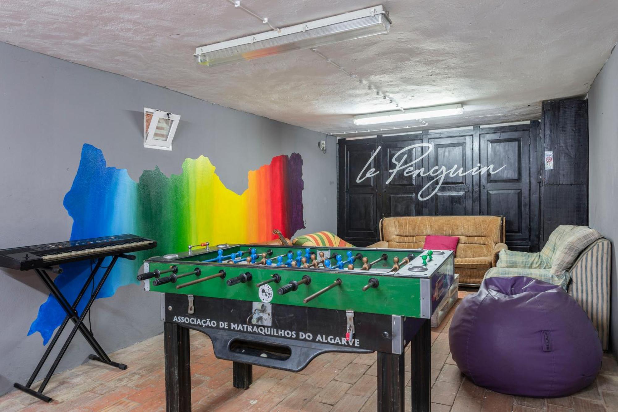 Le Penguin Hostel Faro Exterior photo