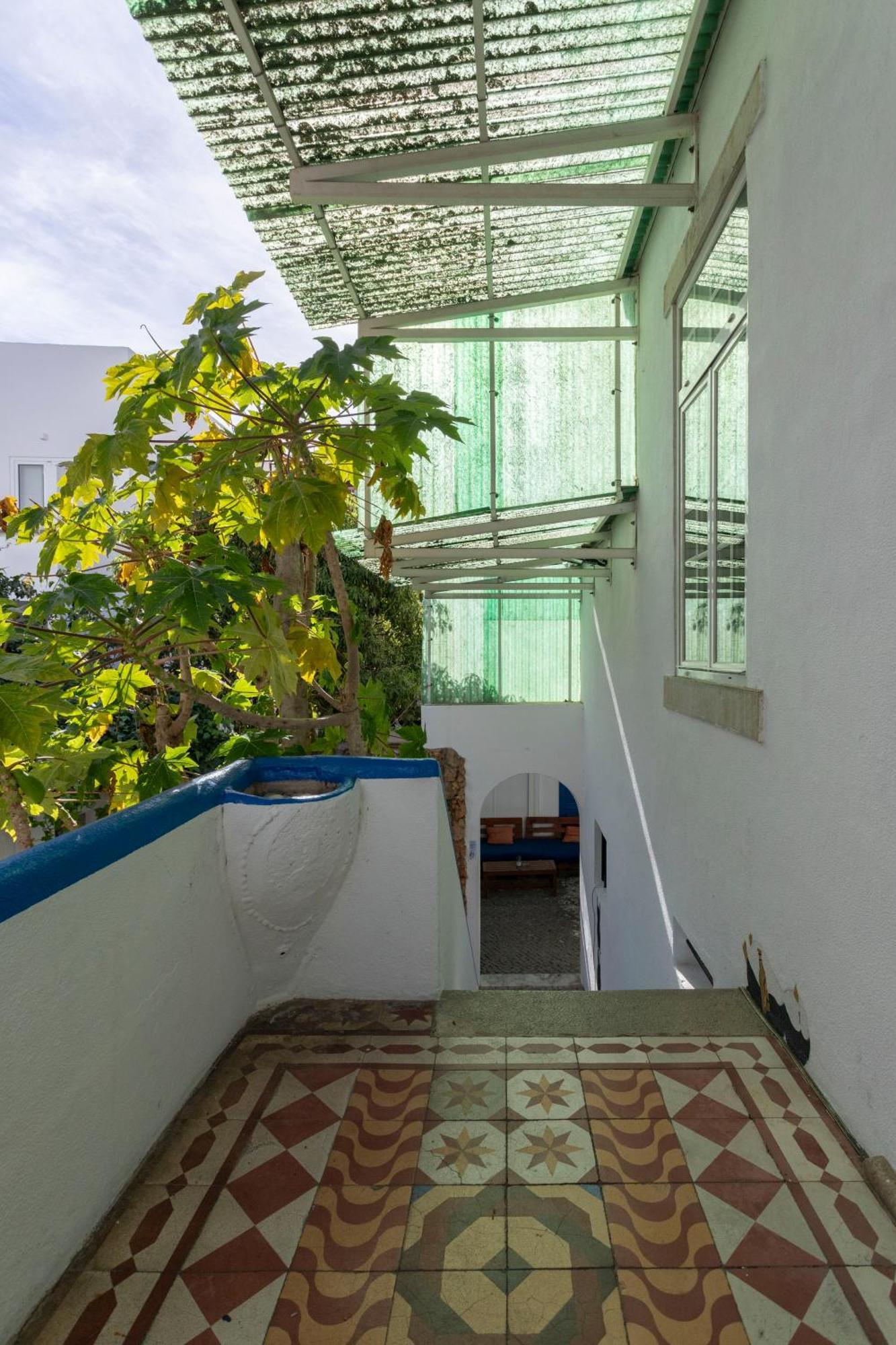 Le Penguin Hostel Faro Exterior photo